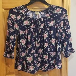 Floral 3/4 sleeve top